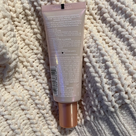 COPY - L’ORÉAL True match LUMI GLOTION. Natural glow enhancer, In color 901 Fai… - Picture 2 of 2